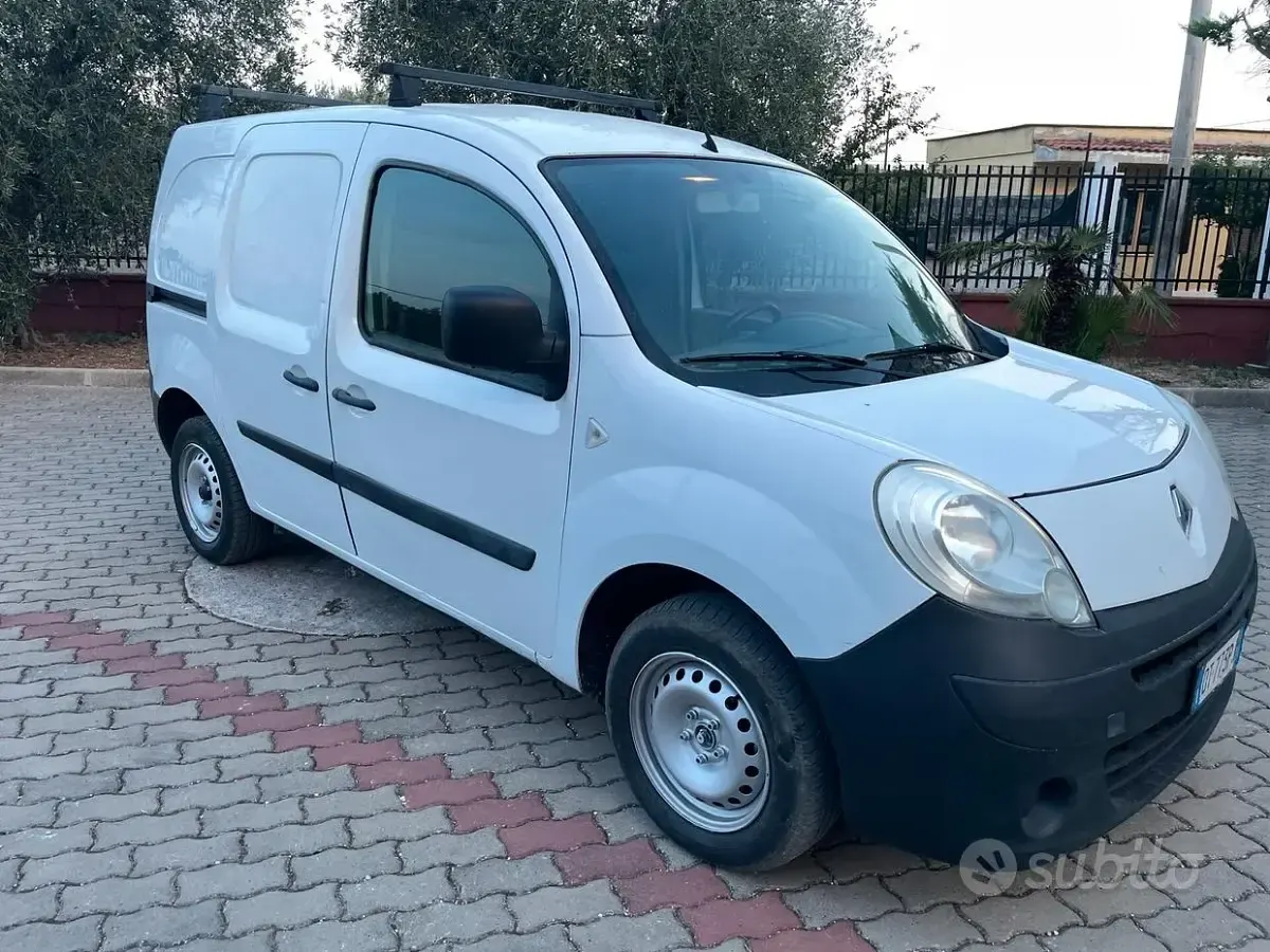 Usata Renault Kangoo 85 CV (62 kW) 2009 Bianco Monovolume