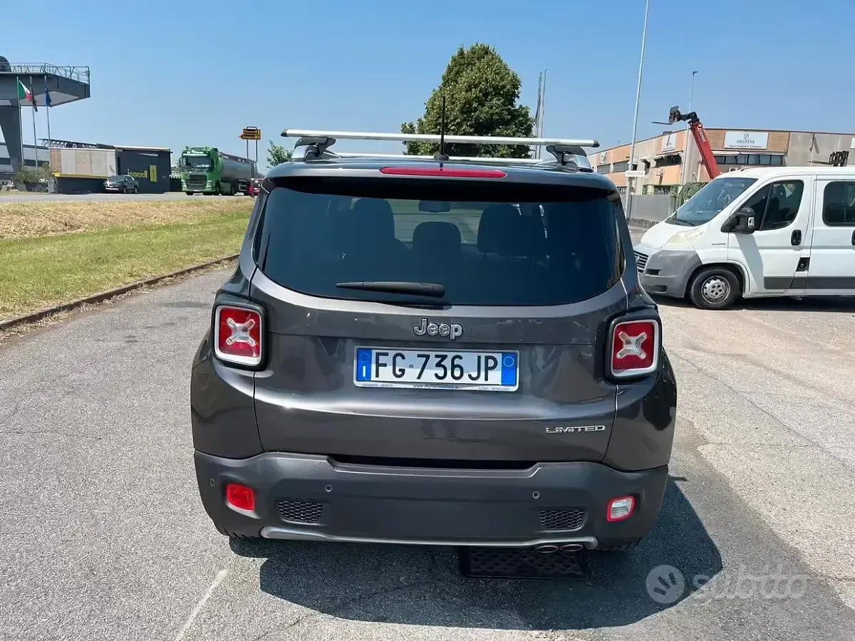 Usata Jeep Renegade Longitude 120 CV (88 kW) 2016 Grigio SUV