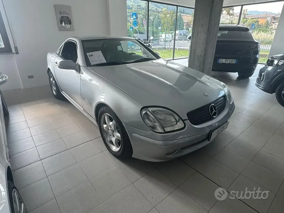 Usata Mercedes SLK200 163 CV (119 kW) 2001 Grigio Cabrio