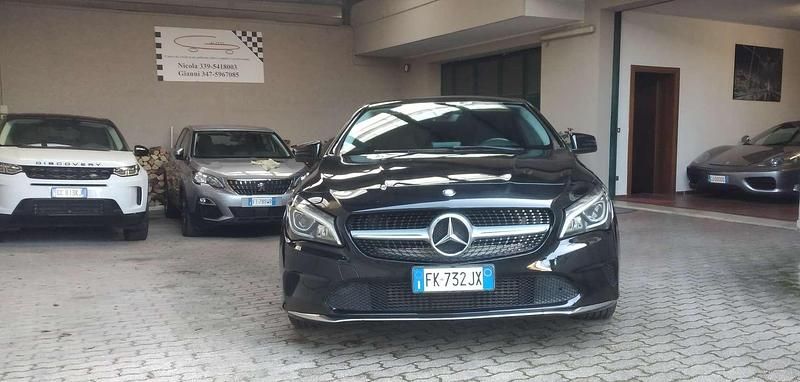 Usata Mercedes CLA200 Shooting Brake 136 CV (100 kW) 2017 Nero Station wagon