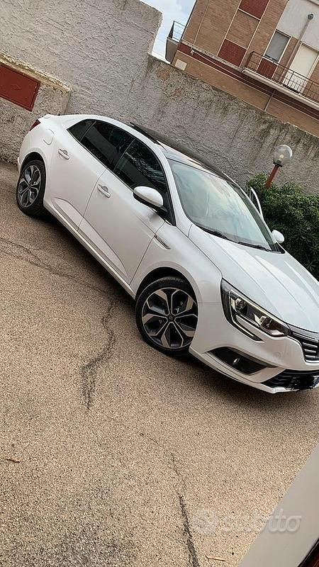 Usata Renault Mégane IV 110 CV (80 kW) 2017 Bianco Berlina
