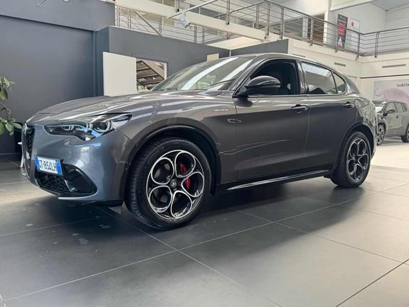 Usata Alfa Romeo Stelvio Veloce 209 CV (153 kW) 2024 Grigio SUV