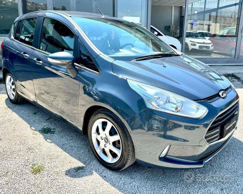Grigio Usata 2014 Ford B-MAX Monovolume | 5750 € - Immagine 1/4