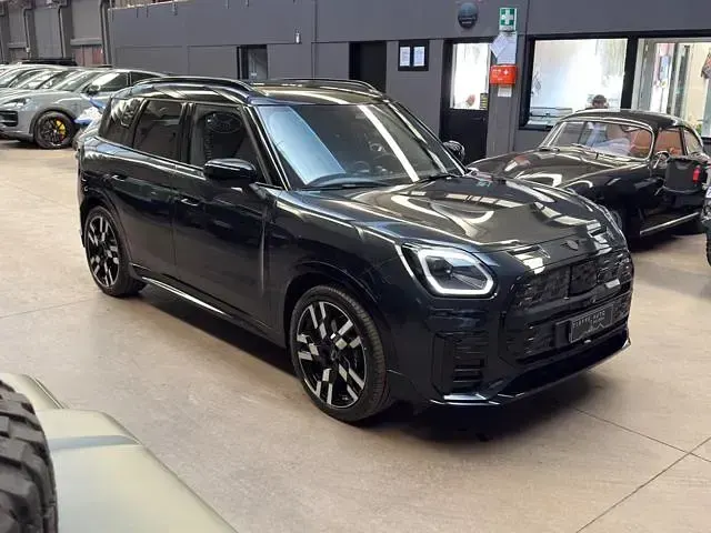 Usata Mini John Cooper Works Countryman 150 kW (204 CV) 2025 Grigio metallizzato SUV