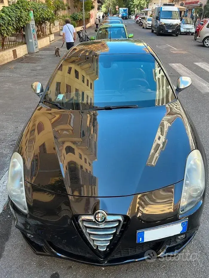 Usata Alfa Romeo Giulietta Distinctive 170 CV (125 kW) 2011 Nero Utilitaria