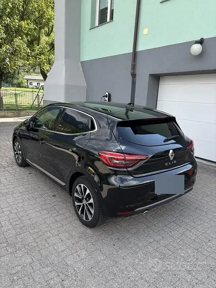 Usata Renault Clio V Techno 90 CV (66 kW) 2023 Nero Monovolume