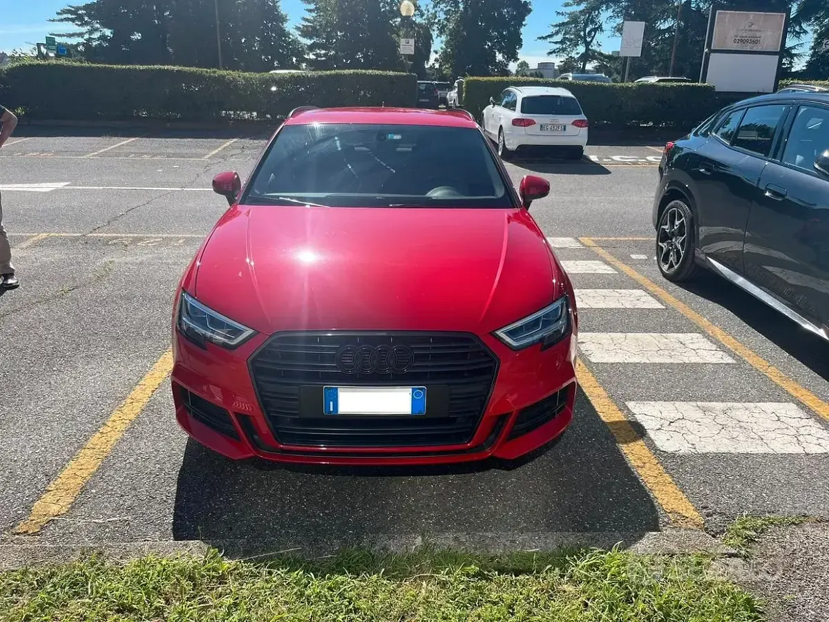 Usata Audi A3 S-Line 150 CV (110 kW) 2019 Rosso Berlina