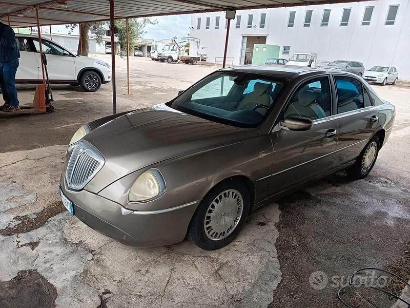 Usata Lancia Thesis 185 CV (136 kW) 2008 Beige Berlina