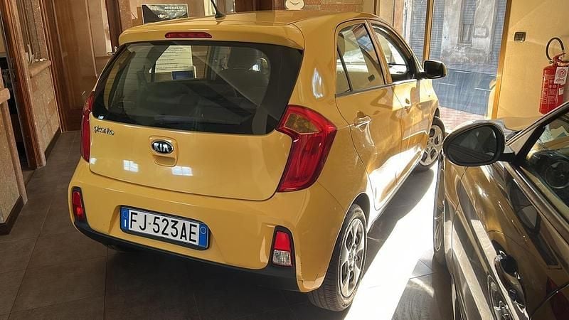 Usata Kia Picanto City 66 CV (48 kW) 2017 Giallo Utilitaria