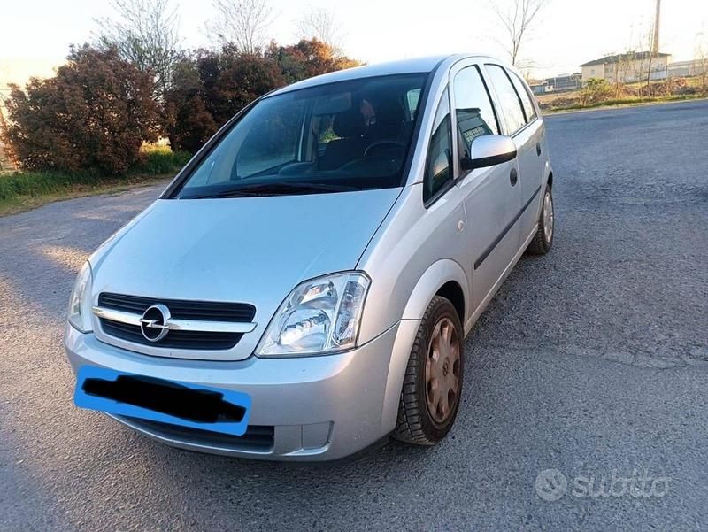 Usata Opel Meriva 2004 Grigio Monovolume