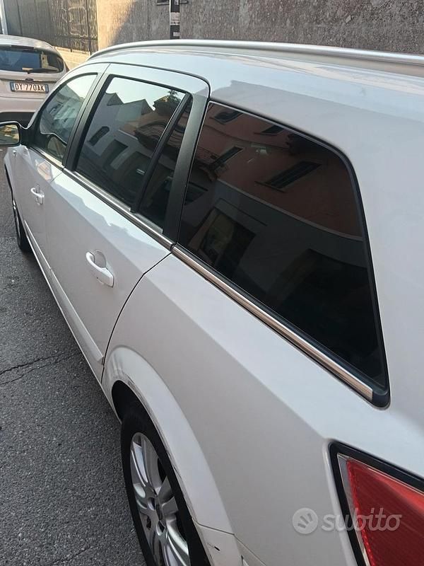 Usata Opel Astra 2008 Bianco Station wagon