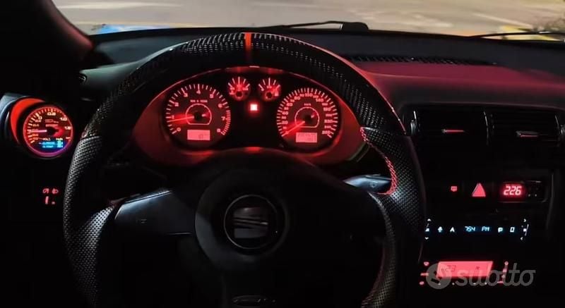 Usata Seat Leon CUPRA 225 CV (165 kW) 2003 Nero Utilitaria