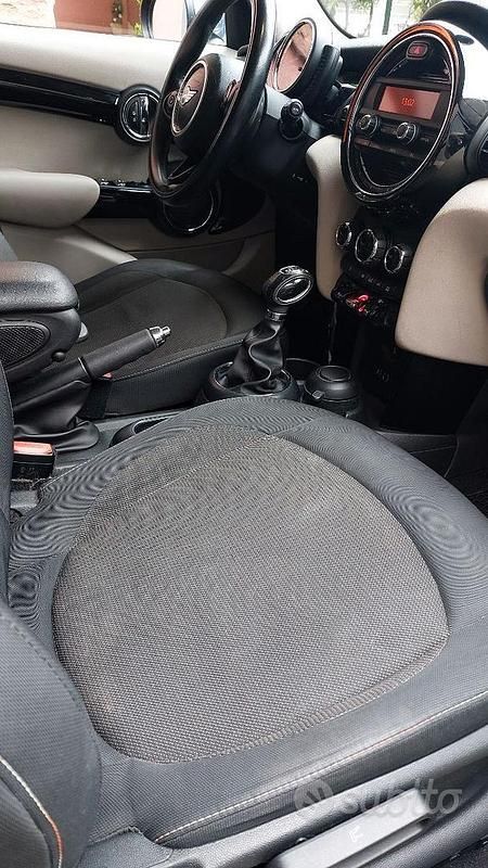 Usata Mini Cooper D Business 90 CV (66 kW) 2015 Blu Utilitaria