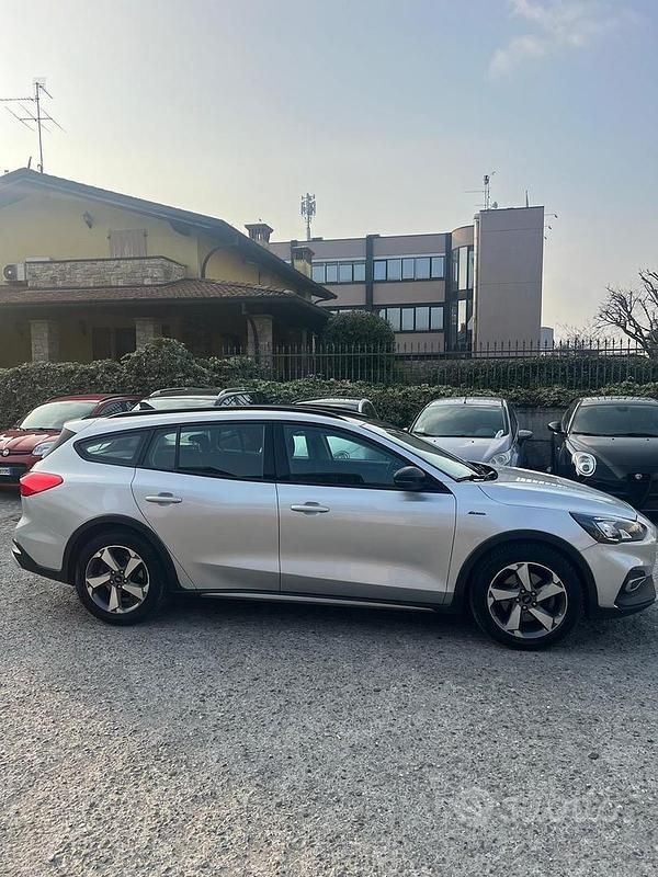 Usata Ford Focus 120 CV (88 kW) 2021 Grigio Station wagon