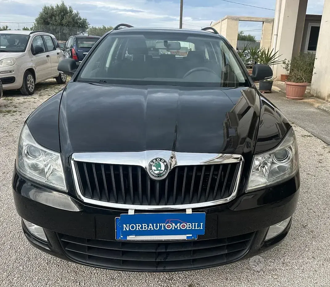 Occasion Skoda Octavia Elegance 105 ch (77 kW) 2012 Noir Break