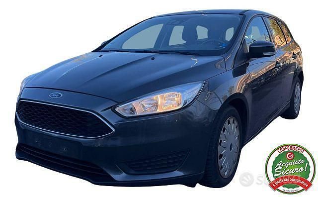 Usata Ford Focus Business Edition 105 CV (77 kW) 2015 Grigio Station wagon