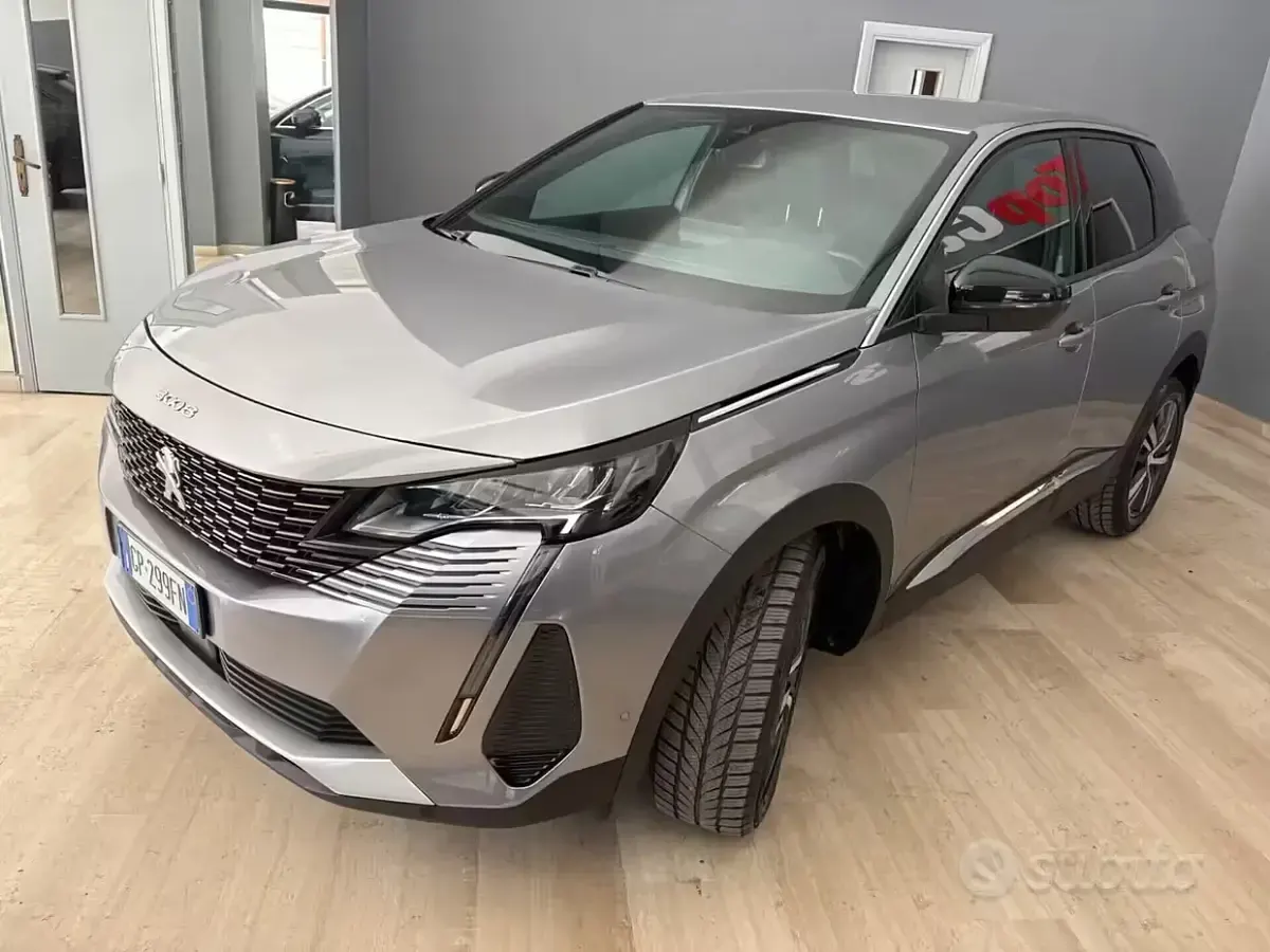 Usata Peugeot 3008 Allure 131 CV (96 kW) 2023 Grigio SUV