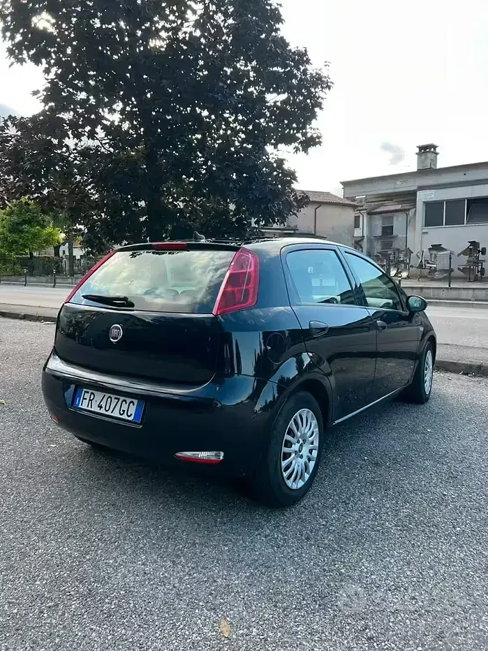 Usata Fiat Punto 95 CV (69 kW) 2018 Blu Utilitaria