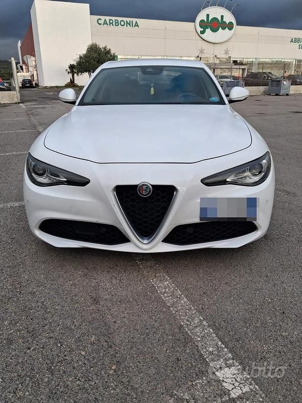 Usata Alfa Romeo Giulia 180 CV (132 kW) 2018 Bianco Berlina