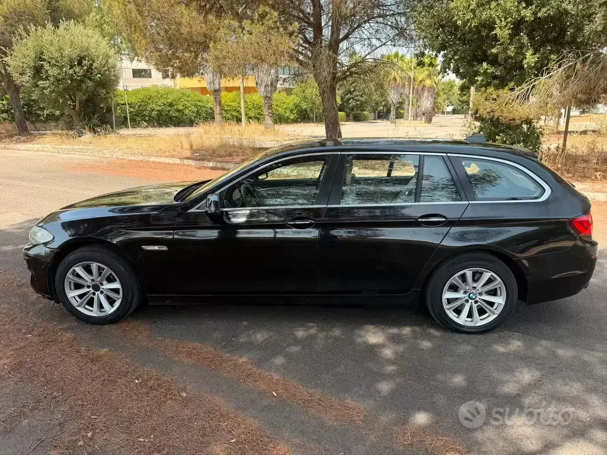 Usata BMW 520 184 CV (135 kW) 2012 Nero Station wagon