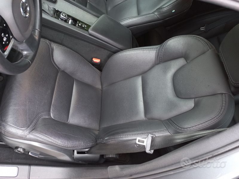 Usata Volvo V60 CC Business Edition 190 CV (139 kW) 2019 Grigio Station wagon