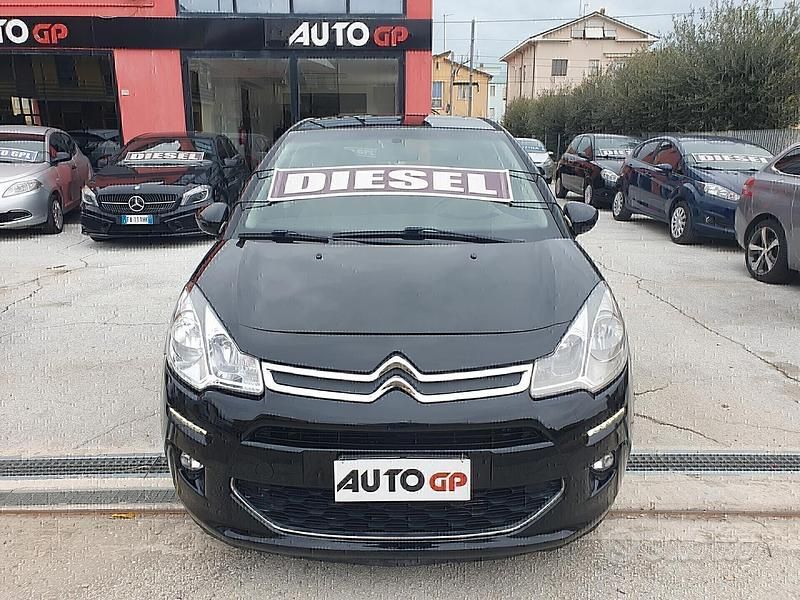 Nero Usata 2015 Citroën C3 Exclusive Tre volumi | 6999 € (Buon prezzo) - Immagine 1/4