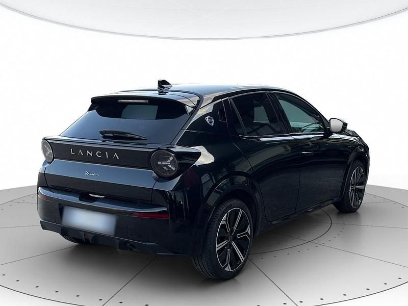 Usata Lancia Ypsilon 110 CV (80 kW) 2025 Nero Utilitaria