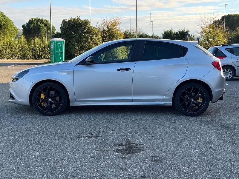 Usata Alfa Romeo Giulietta Veloce 169 CV (124 kW) 2020 Argento Utilitaria