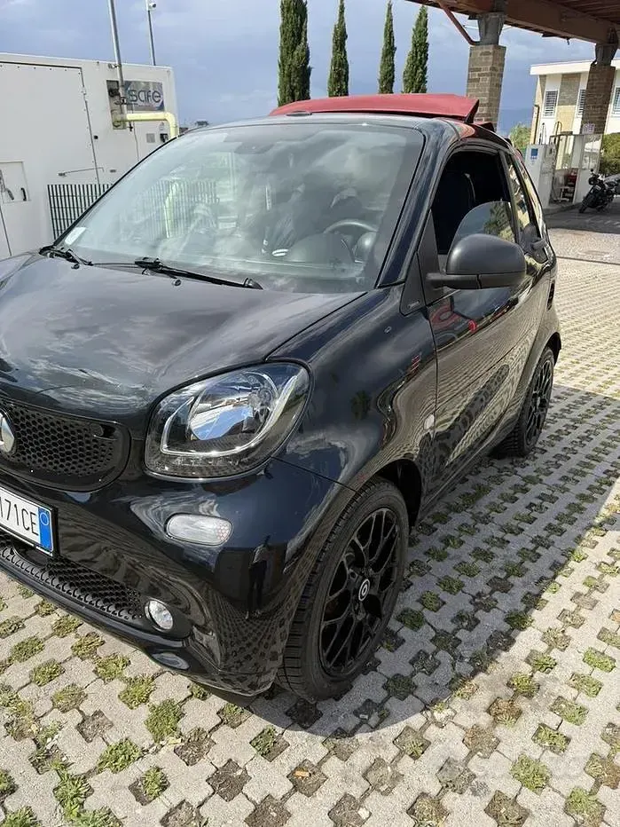 Usata Smart ForTwo Cabrio 90 CV (66 kW) 2018 Nero Cabrio