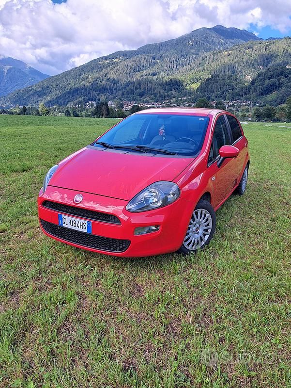 Usata Fiat Punto 69 CV (50 kW) 2012 Rosso Utilitaria