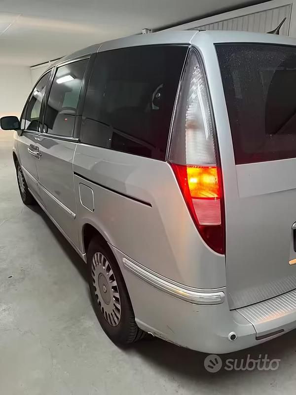 Usata Lancia Phedra 136 CV (100 kW) 2007 Grigio Monovolume