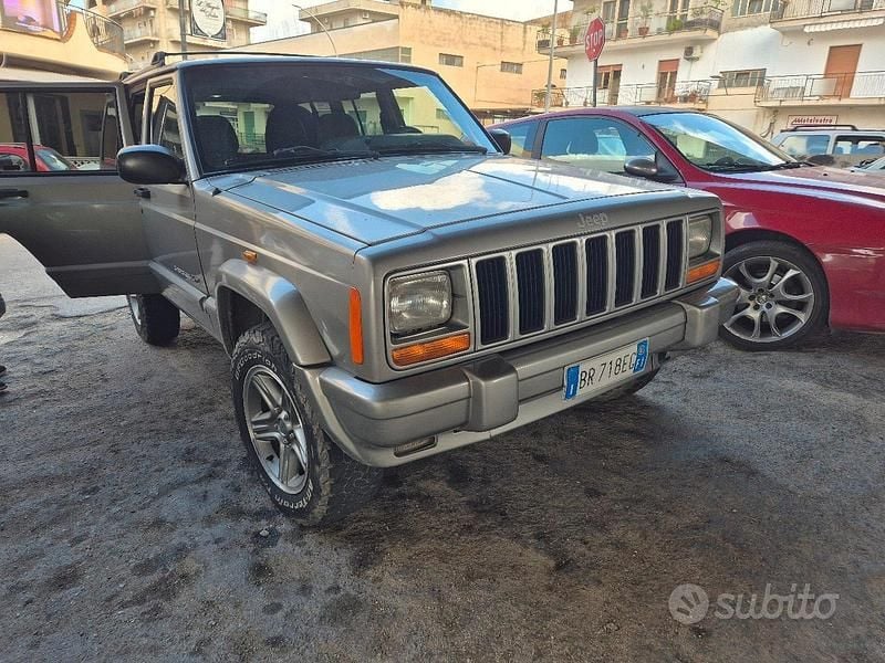 Usata Jeep Cherokee 2001 Grigio SUV