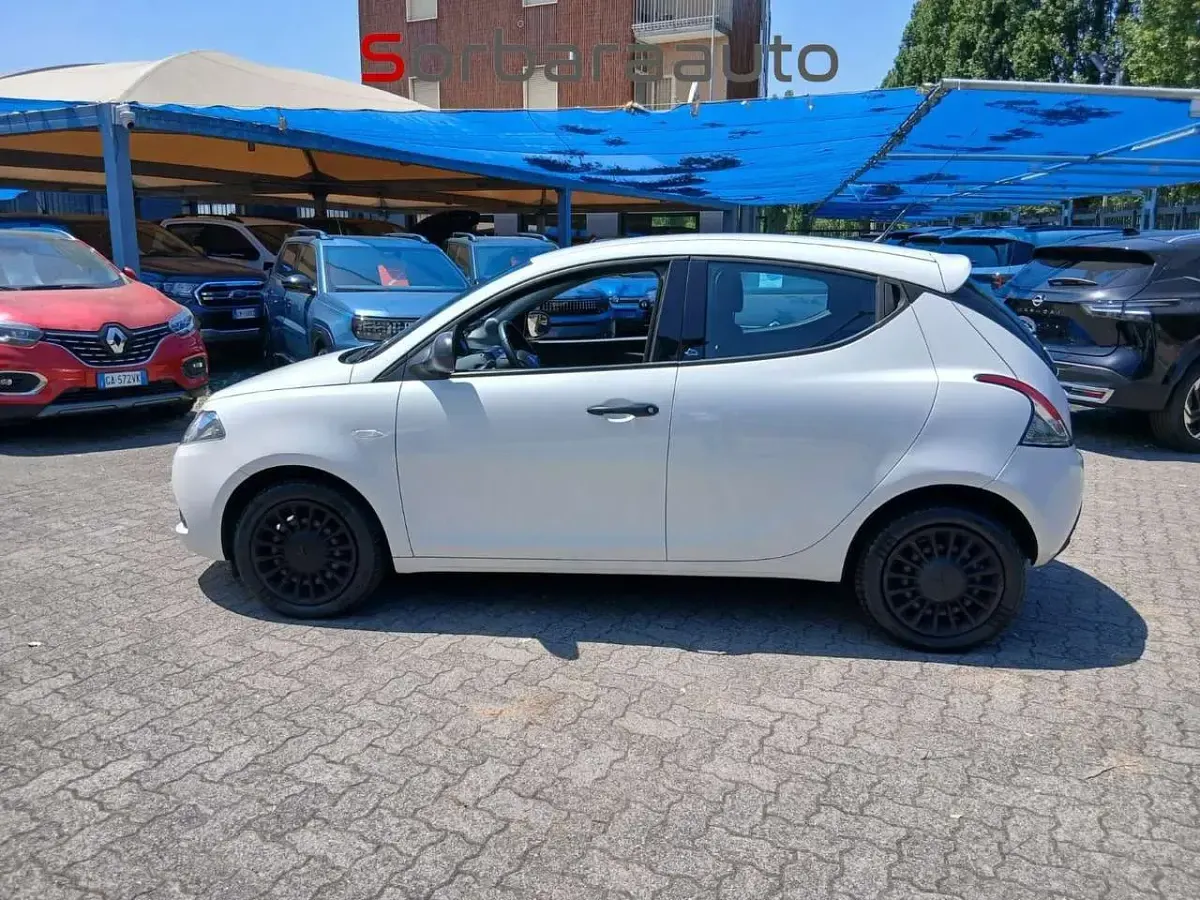 Usata Lancia Ypsilon 69 CV (50 kW) 2018 Bianco Utilitaria