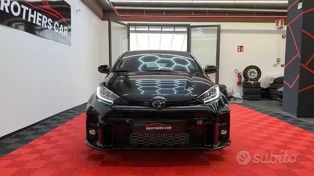 Usata Toyota Yaris 261 CV (191 kW) 2024 Nero Utilitaria