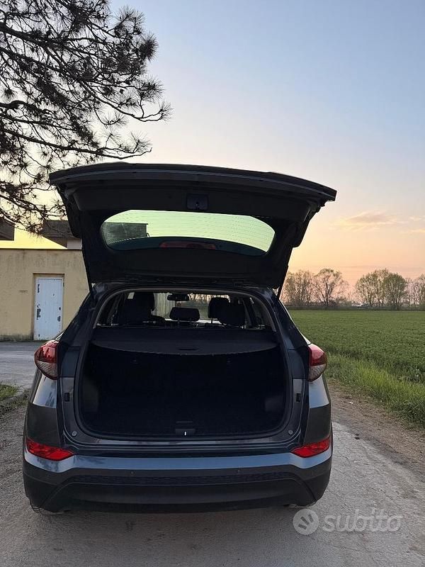Usata Hyundai Tucson Xpossible 116 CV (85 kW) 2017 Grigio SUV