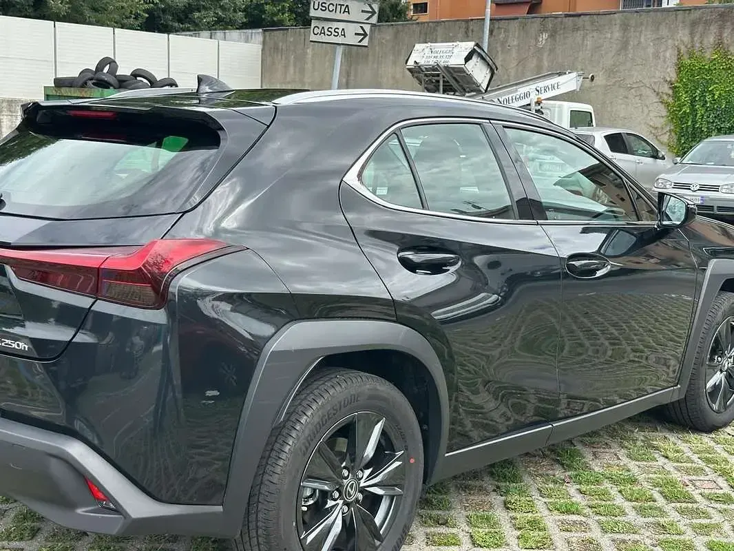 Usata Lexus UX 250h 145 CV (106 kW) 2023 SUV