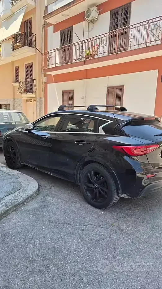 Usata Infiniti Q30 Premium 109 CV (80 kW) 2020 Nero Berlina