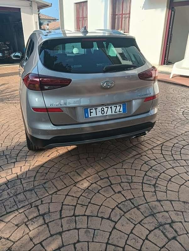 Usata Hyundai Tucson 116 CV (85 kW) 2019 Oro SUV
