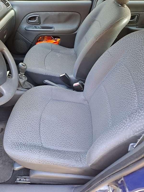 Usata Renault Clio II 58 CV (42 kW) 2009 Blu/azzurro Berlina