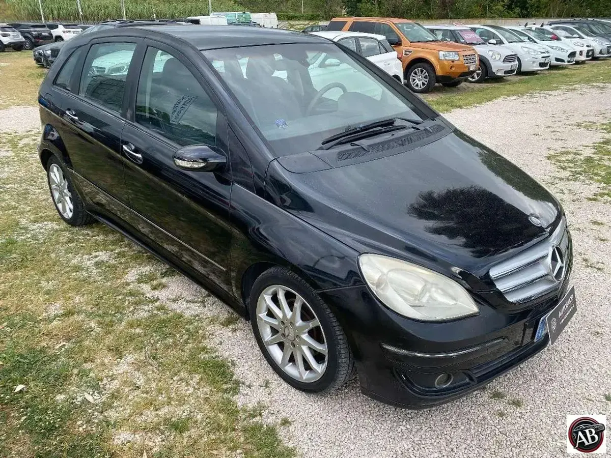 Usata Mercedes B180 Premium 109 CV (80 kW) 2014 Nero Utilitaria