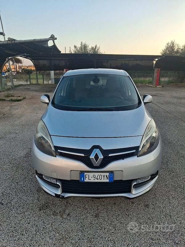 Usata Renault Grand Scénic III 110 CV (80 kW) 2013 Grigio Monovolume