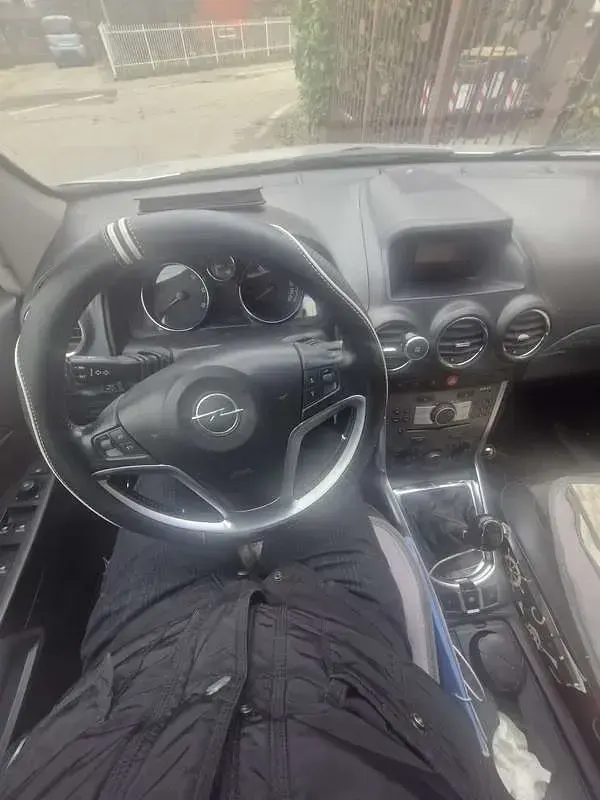 Usata Opel Antara Cosmo 163 CV (119 kW) 2012 Grigio SUV