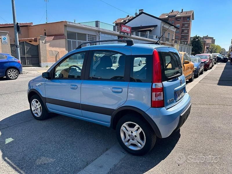 Begagnad Fiat Panda Climbing 60 HK (44 kW) 2009 Blå Halvkombi