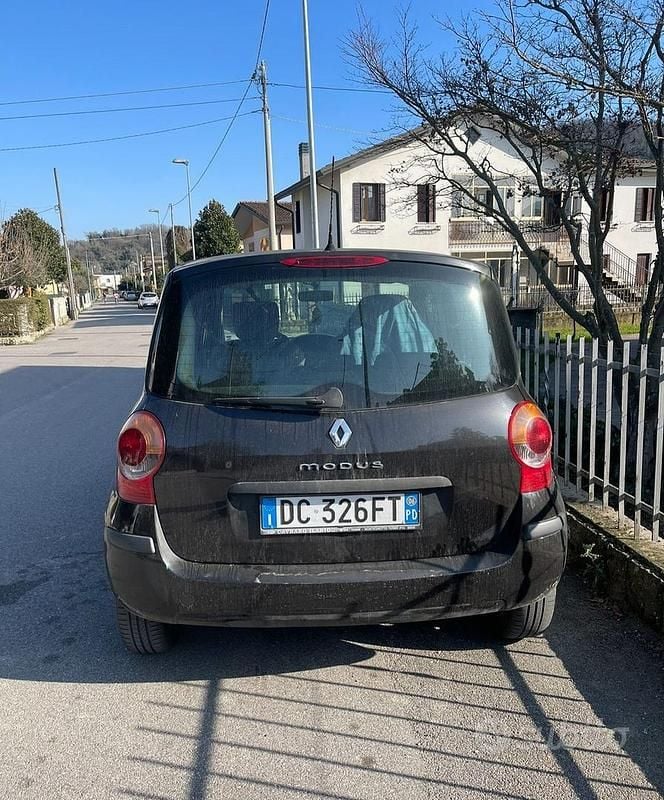Nero Usata 2008 Renault Modus Monovolume | 1500 € - Immagine 1/4