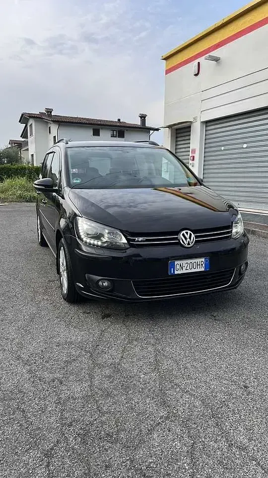 Usata VW Touran Trendline 105 CV (77 kW) 2012 Nero Monovolume