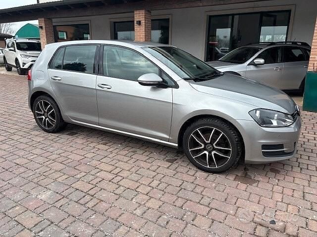 Usata VW Golf VII Comfortline 125 CV (91 kW) 2016 Grigio medio metallizzato Berlina