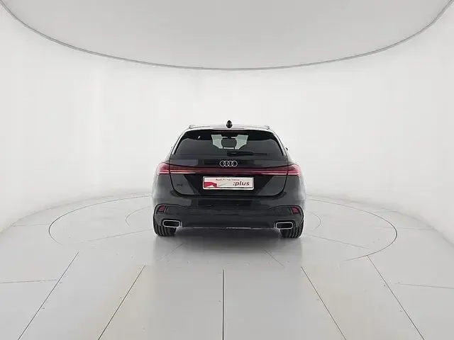 Usata Audi A5 Business 150 CV (110 kW) 2025 Nero mythos metallizzato Station wagon