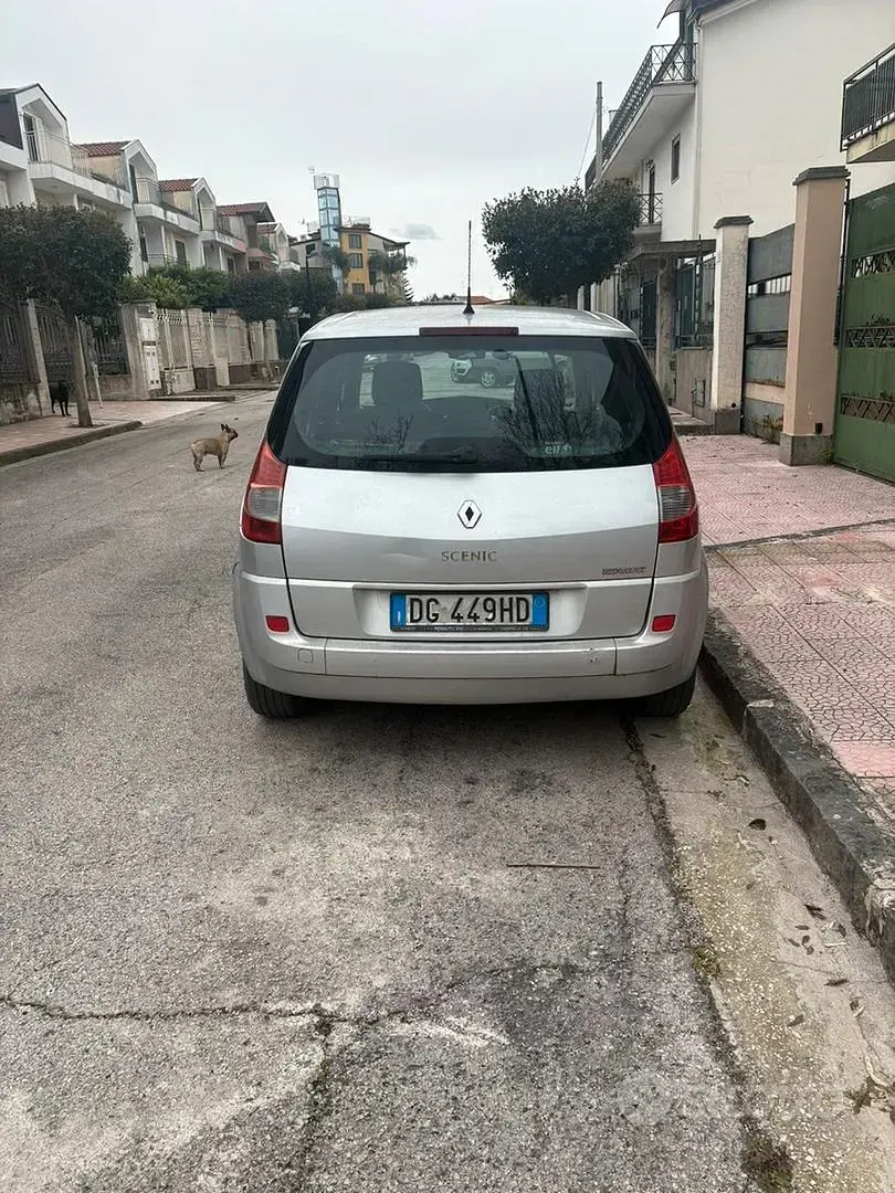Usata Renault Scenic E-Tech 106 CV (77 kW) 2007 Grigio Monovolume