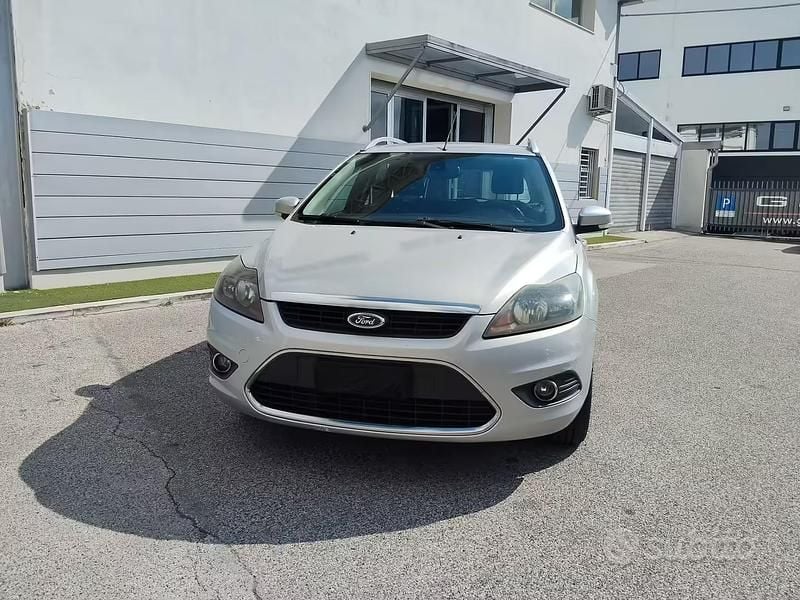 Usata Ford Focus 145 CV (106 kW) 2008 Grigio Station wagon