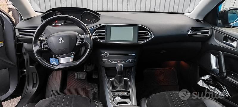 Usata Peugeot 308 120 CV (88 kW) 2015 Berlina